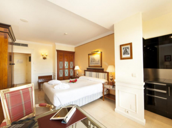 Apartamentos Guadalpin Boutique